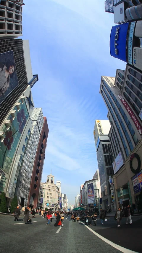 Walking Through the Pedestrian Paradise of Ginza 動画素材 330345793