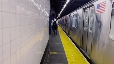 Walking through station Video stock 196848985