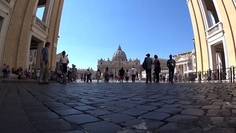 Walking through the streets of Rome. Visit to the Vatican, Stock Footage 82057997