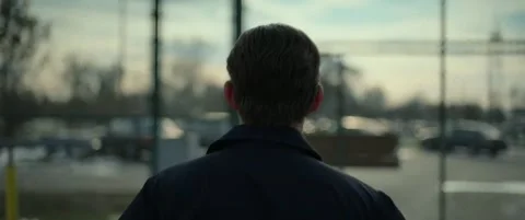 Walking Towards Gate 動画素材 154628462