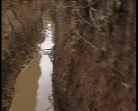 Walking in the trenches 4 Video stock 8746294
