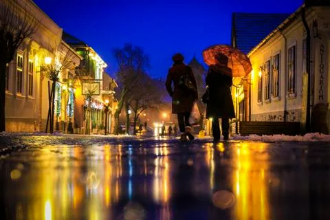 Walking under the rain 库存照片