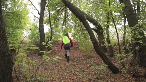 Walking1 Video stock 161947813