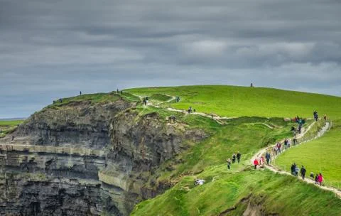 Walkway on the Cliffs of Moher Foto stock