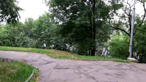 Walkway in park Stockbeeldmateriaal 90540110