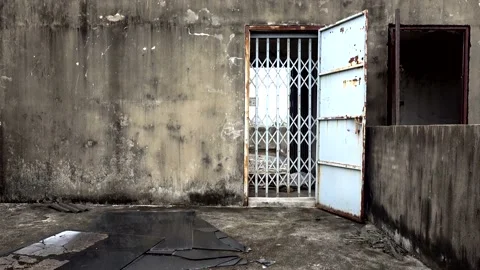 The wall of the abandoned house Video stock 146250132