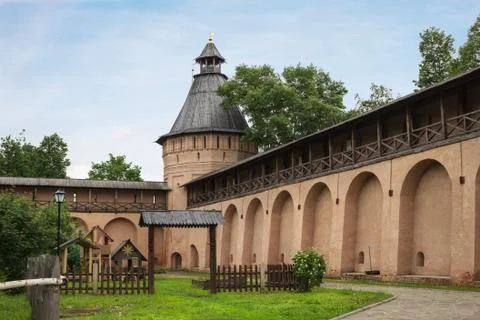 Wall and tower Spaso-Euthymius monastery in Suzdal. Russia Stock Photos