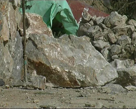Wall building Video stock 25899229