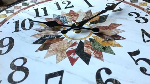 Wall clock time lapse. time speed time lapse in a watch Vídeo Stock 192352046
