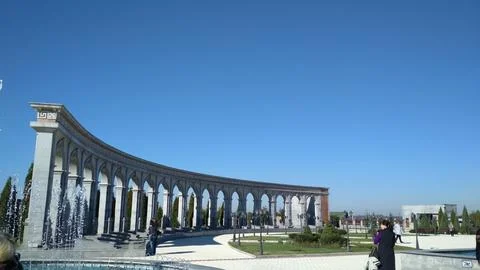 Wall of columns in the park Foto stock