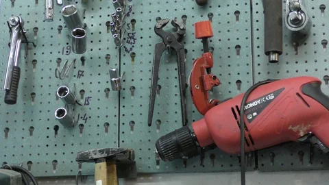 The wall of a DIY shop with tools Stockbeeldmateriaal 125050374