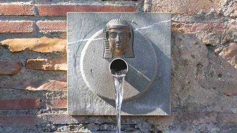 Wall fountain front view Video stock 96613245