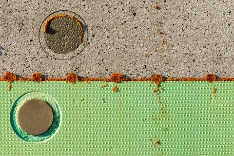 Wall insulation boards with plastic anchor dowel 库存照片