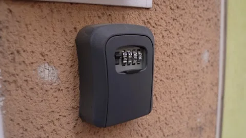 Wall Mounted Key Lock Box with Combination Code Vídeos de archivo 333530148