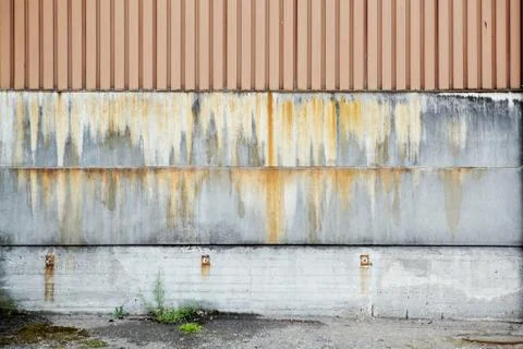 A wall with a nice, rusty color gradient 写真素材