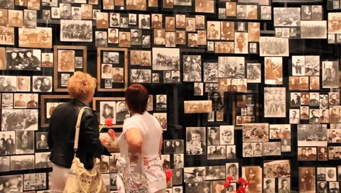Wall with old photos Stock-Footage 5040483