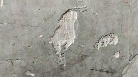 Wall paint that is peeling because the wall is damp 動画素材 297735754