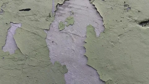 Wall paint that is peeling because the wall is damp Stockbeeldmateriaal 306205975
