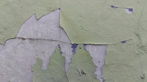 Wall paint that is peeling because the wall is damp Stockbeeldmateriaal 306206289