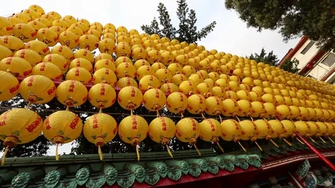 Wall of Yellow Asian Paper Lanterns Slow Motion Stock-Footage 101933641