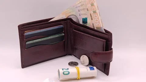 Wallet and roll of bills 스톡 동영상 334958482