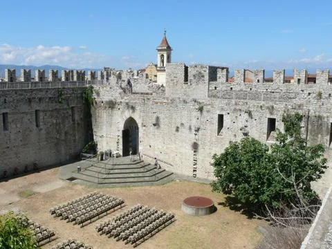 Walls of Emperor's Castle in Prato Stock-Fotos
