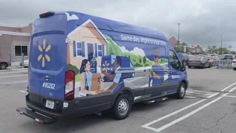 Walmart delivery van in parking lot of store 4k Stockbeeldmateriaal 342847862