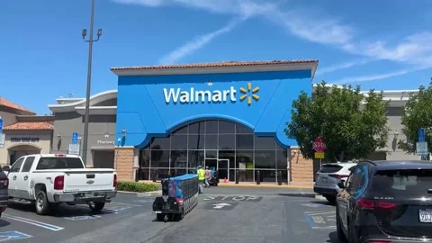 Walmart expected to release Q2 2025 earnings report, Los Ángeles, US - 21 Aug 20 Stock Footage 315199312