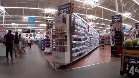 Walmart retail store interior with people covid-19 delta variant 4 Stock Footage 157791679