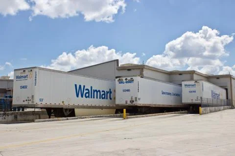 Walmart trailers at receiving dock Foto stock