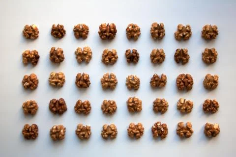 Walnut halved kernels pattern Foto stock