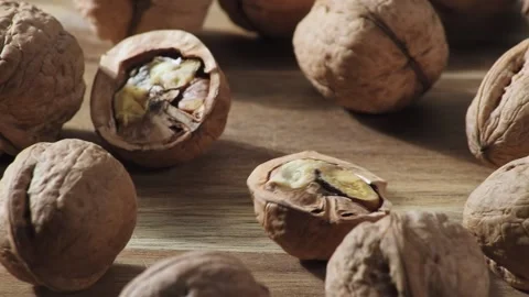 The walnut is split into two parts 動画素材 191504052