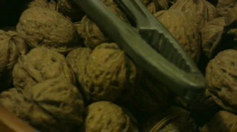 Walnuts in a bowl 1 Video stock 343012