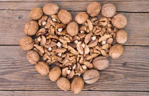 Walnuts whole and nuts in the shape of heart Stock-Fotos