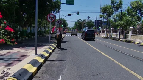 Wanderer Carrying Backpack with Indonesian Flags Видео 209570144