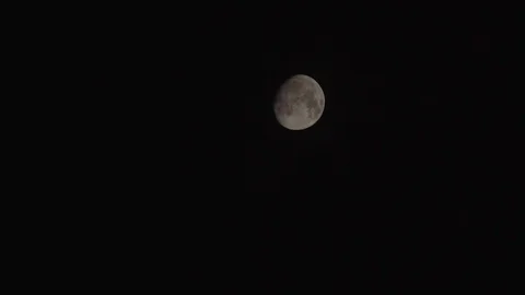 Waning moon in winter 動画素材 111098179