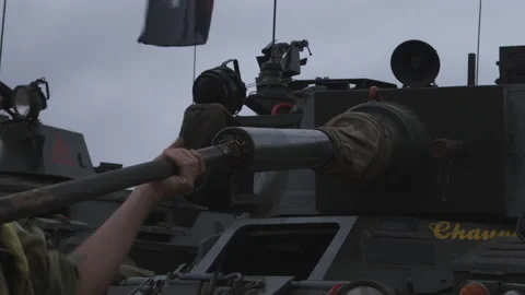 War-games - brushing, cleaning tank turret gun barrel Stock Footage 162256892