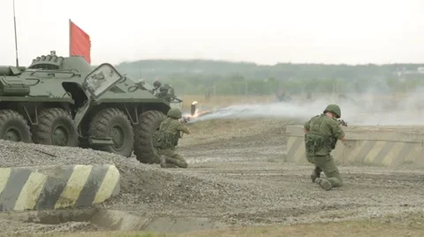 War reconstruction / shooting man 動画素材 41310978