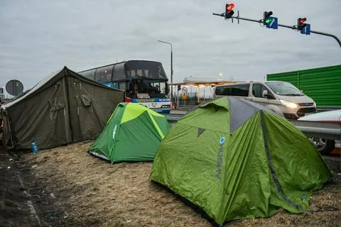 War refugees at the Polish-Ukrainian border crossing in Dorohusk, Poland - 05 Ma Stock-Fotos