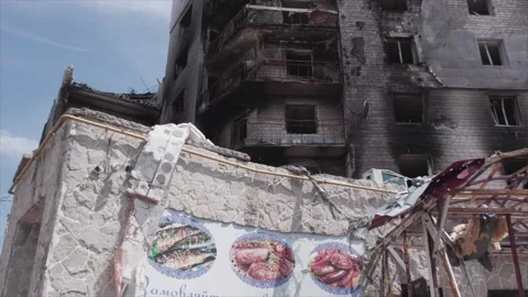 War in Ukraine - a multi-storey building destroyed during the war Vídeos de archivo 202964227
