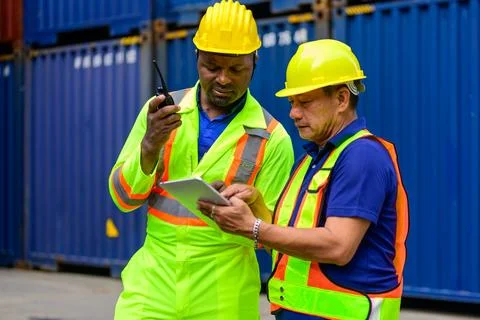 Warehouse engineer working at container yard Foto stock