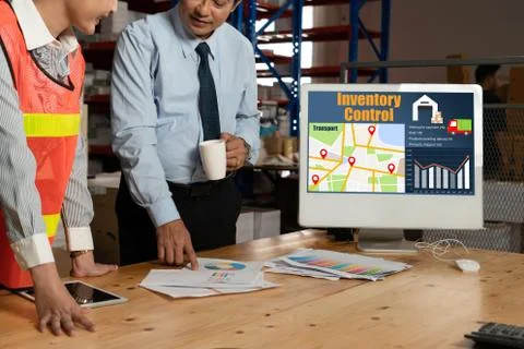 Warehouse management software application in computer for real time monitoring Foto stock