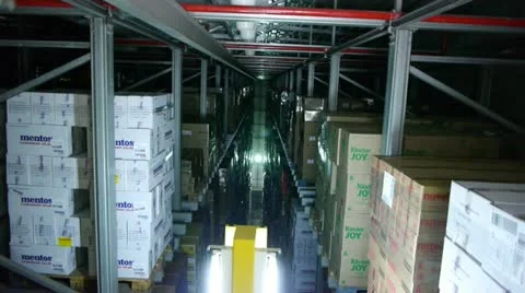 Warehouse move 1 Stockbeeldmateriaal 11522120