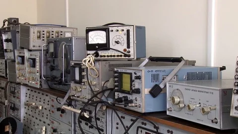 Warehouse of Soviet measuring equipment. Vídeo Stock 127321555