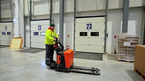 Warehouse Workers Working Preparing orders for Loading Deposit Interior 動画素材 139333672