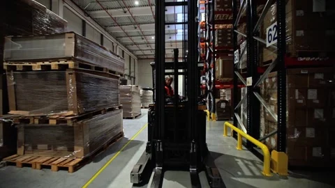 Warehouse Workers Working Preparing orders for Loading Deposit Interior Video stock 139333754