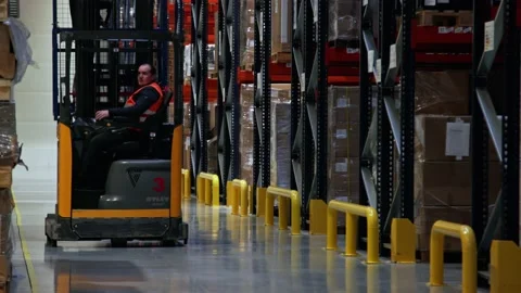 Warehouse Workers Working Preparing orders for Loading Deposit Interior Vídeo Stock 139333896