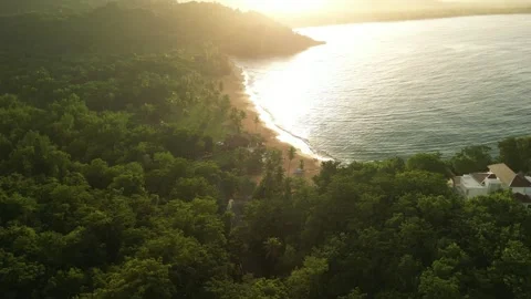 Warm Evening Light on Remote Beach-03 動画素材 322520284
