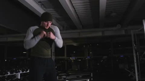 Warm-up before intense strength training Vidéo 170478401