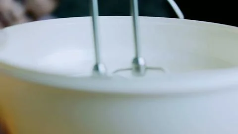 Warm recipe sequence of cracking an egg into the bowl 스톡 사진